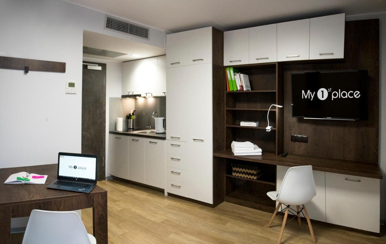 My 1St Place Poznan Aparthotel Ngoại thất bức ảnh